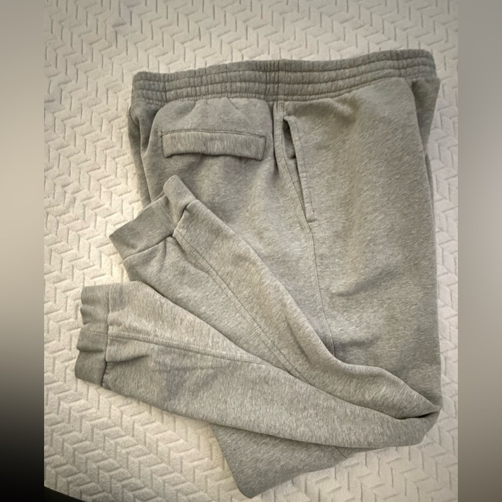 Nike Men's Heather Gray Joggers - Picture 7 of 10